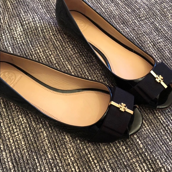 Shoes - Picture 3 of 4